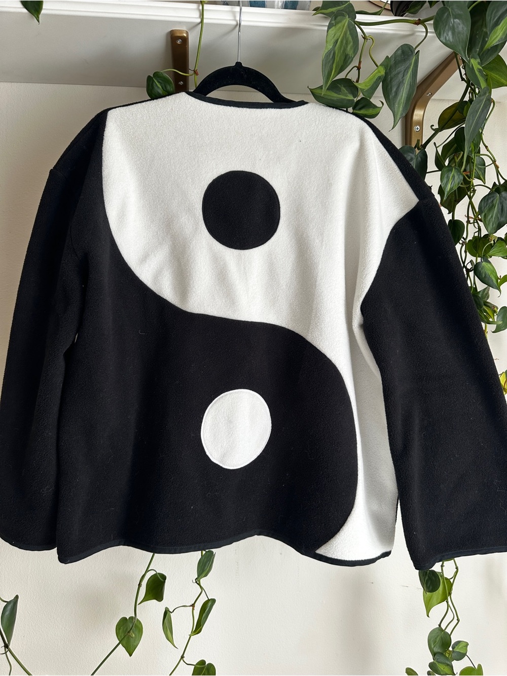 Black & White Yin Yang Graphic Sweater - Women